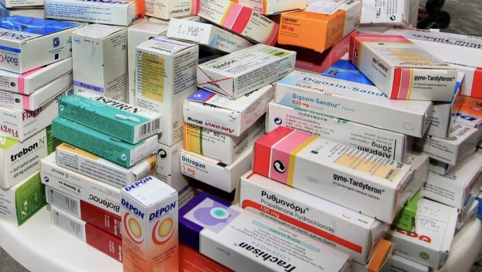 Φάρμακα:-10-νέα-μέτρα-για-τις-ελλείψεις-–-Τι-ανακοίνωσε-το-υπουργείο-Υγείας