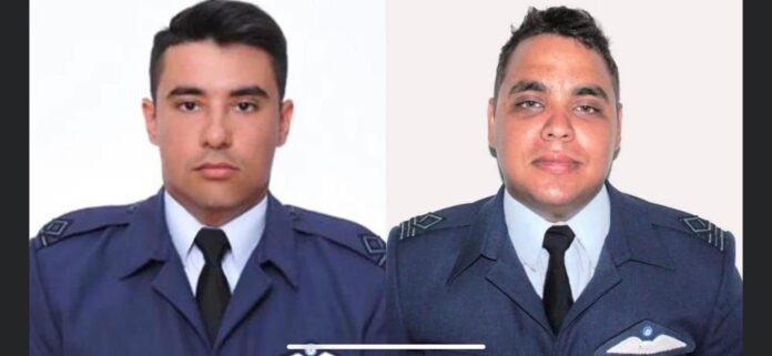 Πτώση-καναντέρ-στην-Κάρυστο:-Νεκροί-οι-δύο-πιλότοι-–-Τριήμερο-πένθος-στις-Ένοπλες-Δυνάμεις