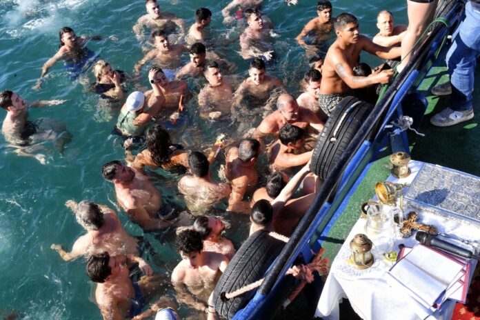 Καιρός:-Ανεβαίνει-η-θερμοκρασία,-ξεκινούν-ξανά-βροχές-–-Με-μποφόρ-και-καταιγίδες-θα-πετάξουμε-τον-σταυρό-τα-Θεοφάνεια