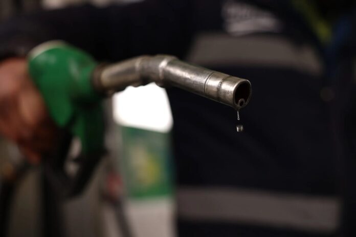 Καύσιμα:-Έρχεται-voucher-3.000-ευρώ-για-κάθε-πρατήριο-–-Ολοκληρώθηκε-η-συνάντηση-του-Θεοδωρικάκου-με-βενζινοπώλες